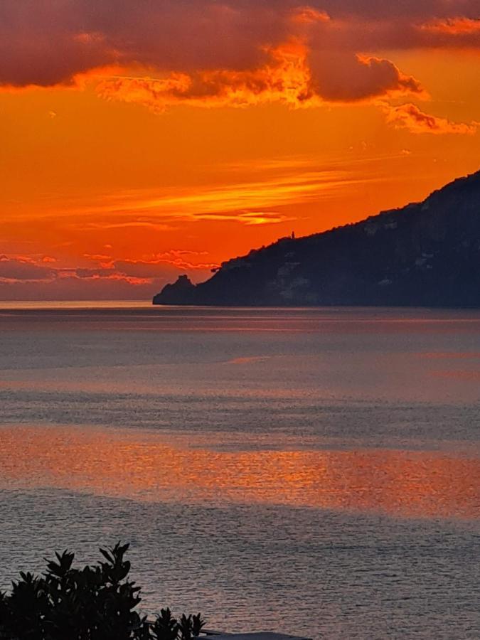 A Terrace On The Sea Apartment ไมยอรี ภายนอก รูปภาพ